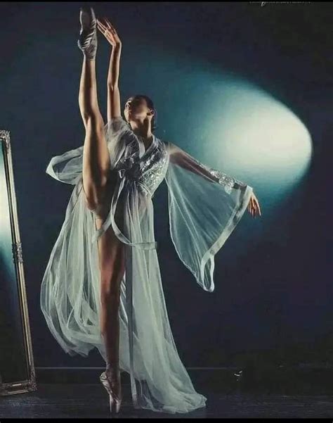 Pin By Zlatka Moljk On Blue Ballet Photography Dance Picture Poses
