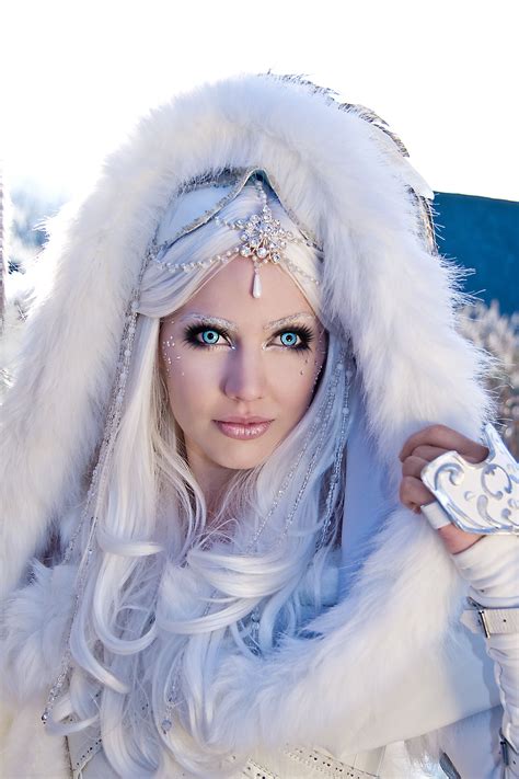 9% coupon applied at checkout. 12 Halloween Makeup Looks That Won't Give You Nightmares | Snow queen, Halloween costumes and Snow