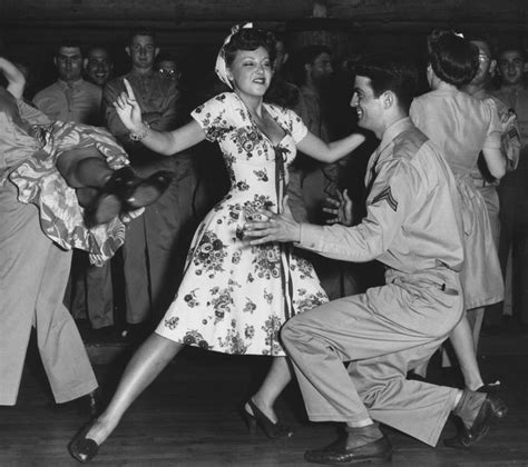 Swing Dancing 1950 S Dance Fashion Swing Dance Swing Dancing