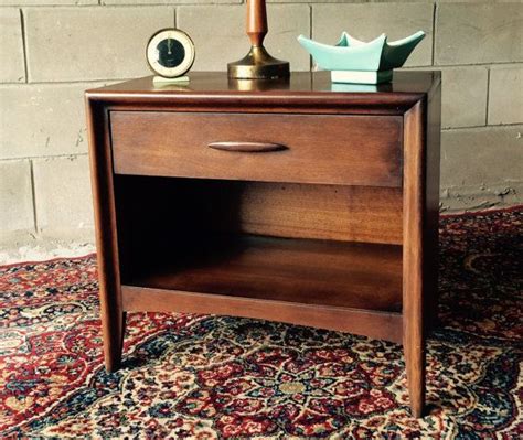 The set consists of head board footboard and rails. 5 Piece Vintage Mid Century Broyhill Premier Emphasis ...
