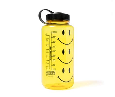 Smiley Water Bottle Gnambox