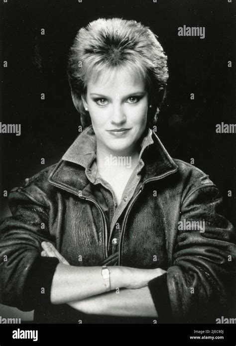 L Actrice Australienne Elaine Smith Dans La Série Tv Voisins Usa 1985 Photo Stock Alamy