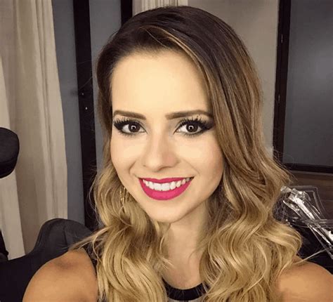 We did not find results for: Fãs de Sandy reclamam dos critérios para tirar foto com a ...