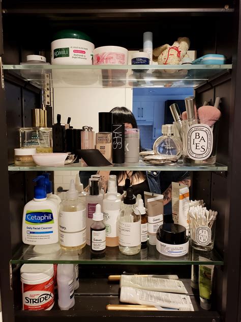 Shelfie Finally Moved Into An Apartment With A Medicine Cabinet R