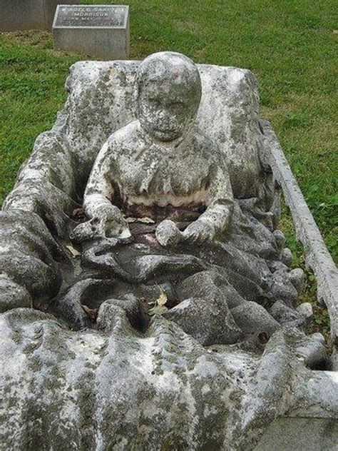 Weirdly Fascinating And Bizarre Gravestones From Around The World