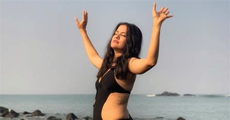Bollywood Instagram Sona Mohapatra Trolled For Sharing Bikini Pictures