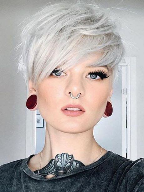 Hairstyles that will increase your willing to scrap your hair. Korte pixie kapsels 2020