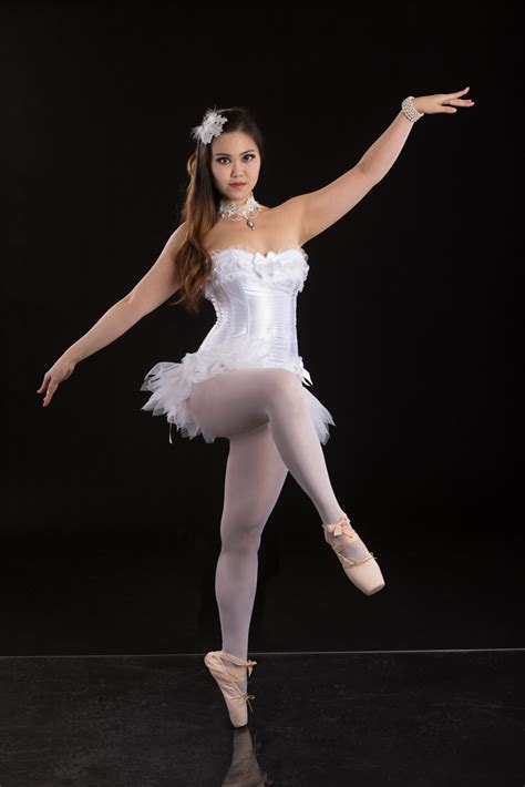 model-photographic-fiona-harem-girl-ballerina