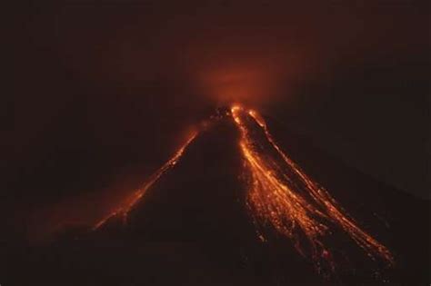 70 Evacuated As Colima Volcano Spews Ash In Western Mexico