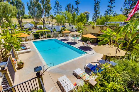 מהם מתקני הנכס שמוצעים במלון ‪golden village palms rv resort‬? Come discover Silver Palms RV Resort in Florida today
