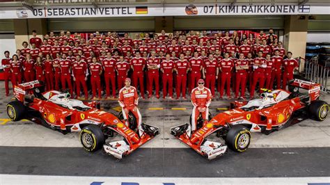 Scuderia Ferrari Team Picture 2016 Kimi7 Seb5