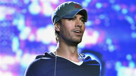 Enrique Iglesias Makes His Twins Laugh In The Silliest Way Watch Access