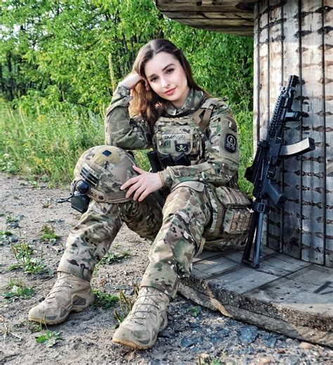 Pin By НЕ ПРОБАЧУ НЕ ЗАБУДУ On Women At War Military Girl Army Women Fighter Girl
