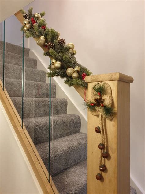 Whether you diy or use a family heirloom, here's how to decorate and style your christmas garland. Christmas Garland glass staircase | Christmas garland on ...