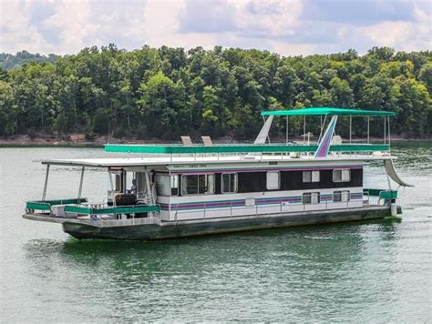 Houseboat rental on dale hollow lake at sunset marina offers three convenient sizes of houseboats from which to choose. 64' Jamestowner Houseboat
