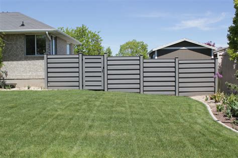 Horizontal Fence Trex Horizons Privacy And Low Maintenance