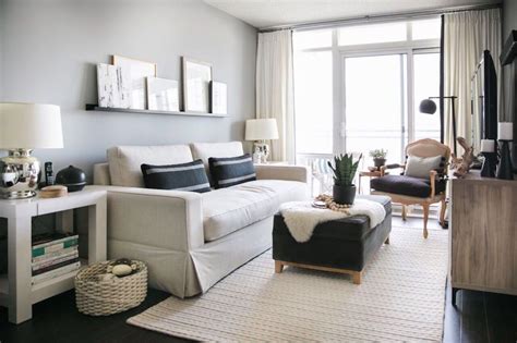 Step Inside A Sophisticated 750 Sq Ft Toronto Apartment Condo