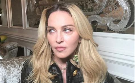 Madonna Posa Topless A Los A Os Quer Taro