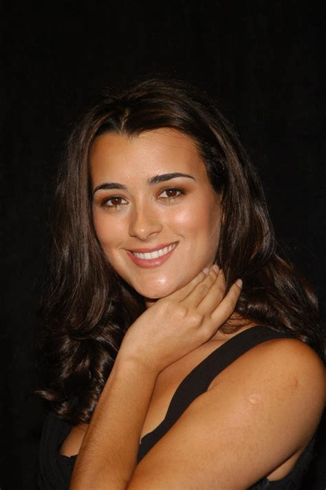 Pics Photos Cote De Pablo Back