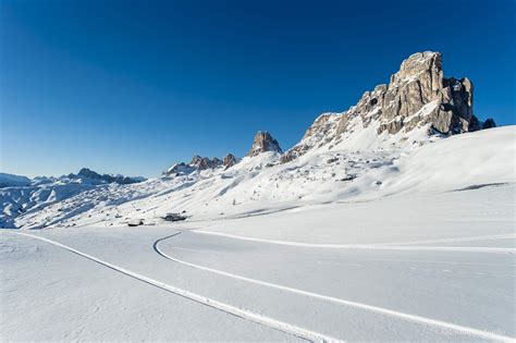 Vivi l'esperienza di dormire al rifugio piezza, sotto il cielo stellato del passo giau, lontano da luci e rumori, nella pace della montagna. Ristorante da Aurelio al Passo Giau Dolomiti