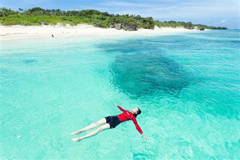 35 places to swim in the world s clearest water scoopify
