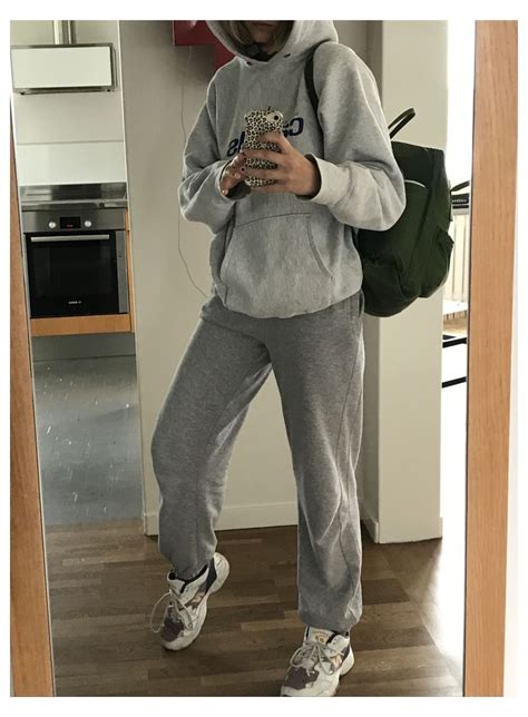 What To Wear With Gray Sweatpants Fashion Style