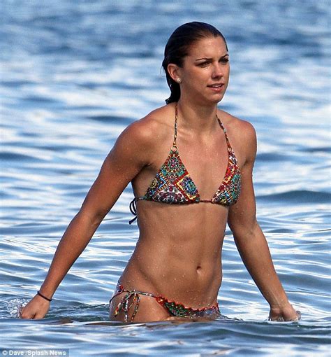 Soccer Champ Alex Morgan Displays Her Olympic Winning Bikini Body In Maui Daily Mail Online