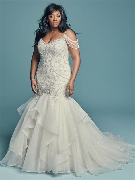 Wedding dresses are typically made to order, so some designers i spoke with said there was no limit on how large they'd. Maggie Sottero's Spectacular Plus-Size Wedding Dresses