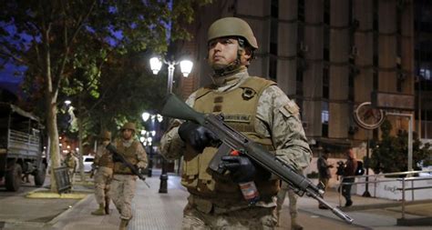 Comúnmente faise en situaciones de guerra o conmoción interna que vive un país o una ciudá. Noticias Chile | Chilenos pasarán la Navidad y Año Nuevo ...