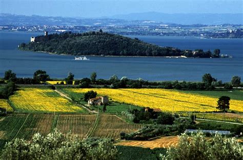 Centropagina.it è il quotidiano online con le ultime notizie, interviste e approfondimenti della provincia di ancona, pesaro, macerata e ascoli piceno. In camper al lago, viaggio nel Centro Italia tra Toscana ...