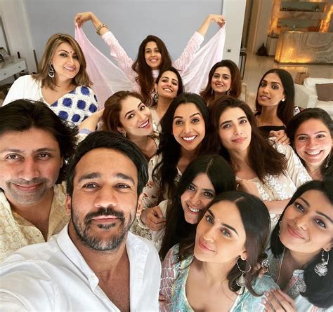 Ganesh Chaturthi 2020 Shabir Ahluwalia Karishma Tanna Anita Hassanandani And Other Tv Celebs