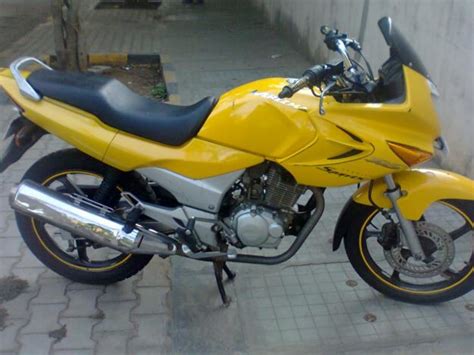 Bmw bugatti chevrolet citroen datsun dc design ferrari fiat force ford great wall motor honda hyundai icml isuzu jaguar jeep kia lamborghini land rover lexus mahindra maruti suzuki. Hero Honda Karizma Bike Mileage - Cars Trend Today