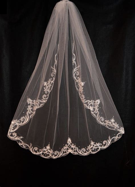 V548 Maritzas Bridal Veils Inc