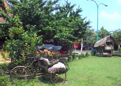 The nearest airport is halim perdanakusuma airport, 24 mi from kampoeng wisata rumah joglo. Agus Supriyanto's Blog: Kampoeng Wisata Rumah Joglo Bogor