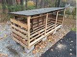 Firewood rack using no tools: Easy as can be. Wood storage w pallets. Will hold almost ...