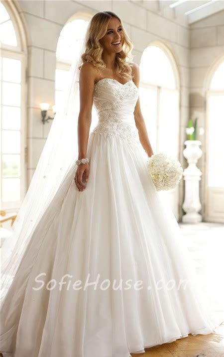 Romantic A Line Sweetheart Tulle Lace Corset Wedding Dress With Sash