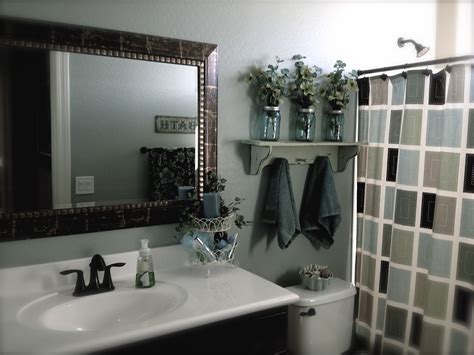 Modern small bathroom designing idea. Little Bit of Paint: Guest Bathroom Update