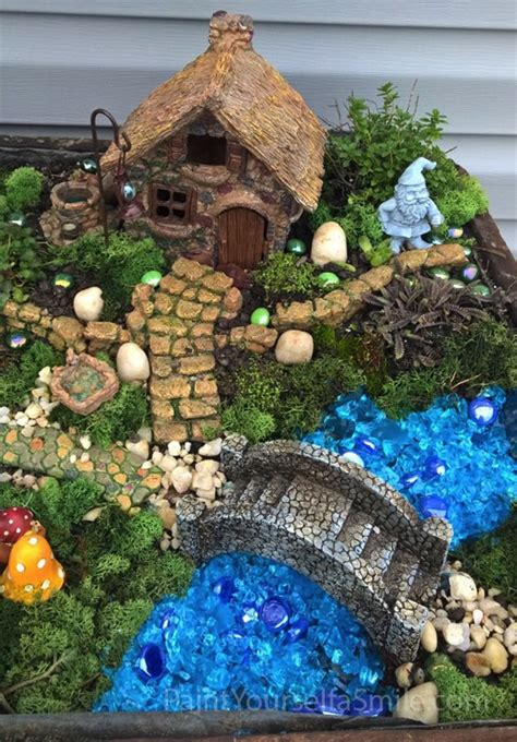 How to make a mini bog garden. So Creative! - 12 Festive DIY Spring Projects!