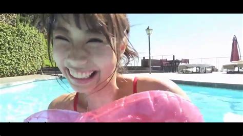 Suzuki Fumina 鈴木ふみ奈 アイドルワン Golden Smile Japanese Gravure Bikini Idol