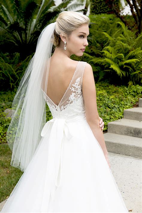 Splendido abito elegante in luminosissimo taffetà,nuovo con cartellino. Collezione Nuvola - Abiti da Sposa Roma - Gerardina Spose