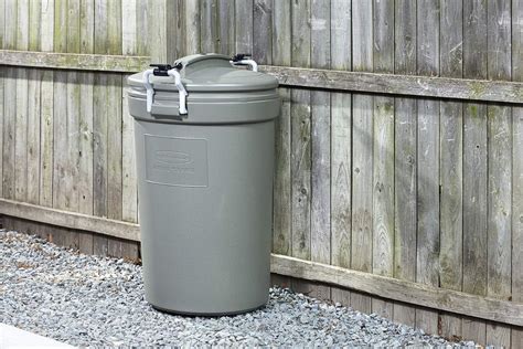 Quick Release Latches United Solutions 32 Gallon Waste Garbage Bin With