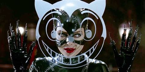 Catwoman 10 Things About Selina Kyle That Are Unique To Batman Returns