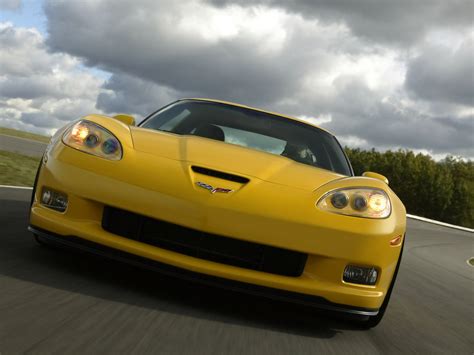 It adds just 77 pounds to the weight of the vehicle and flows seamlessly into the body while maintaining stingray's impressive storage capabilities. 2006 Chevrolet Corvette Z06 - Front - Speed - 1024x768 ...