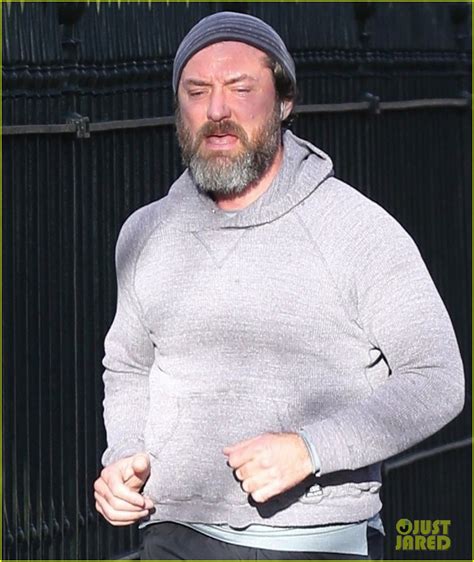 Full Sized Photo Of Jude Law Shows Off Bushy Beard While Jogging 05