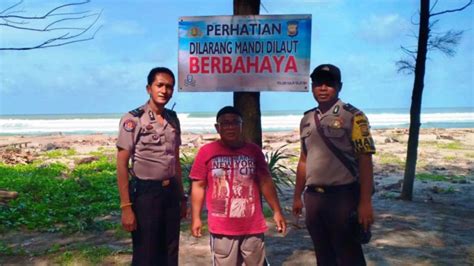 Salah satunya menggunakan aplikasi thetrustspy. No Hp Pantai Sekunyit - Pantai Cantik Di Kabupaten Kaur Ujung Selatan Provinsi Bengkulu Intan ...