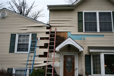 Water damage can include everything from causing the sheathing to rot to mold growth. Bob Wewer Discusses Siding Leaks and Issues