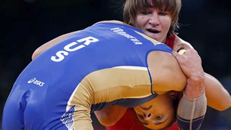 Natalia Vorobieva Of Russia Wins Olympic Wrestling Gold In Womens 72