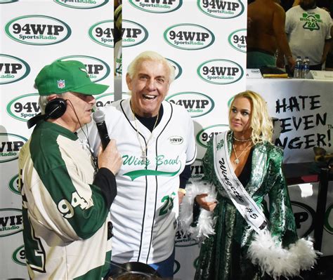 18 Crazy Crowd Shots From The Philadelphia Wing Bowl