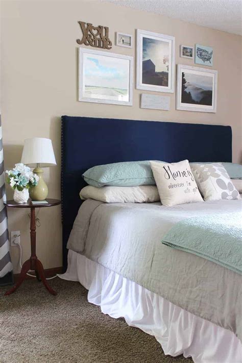 The other color that best helps us relax is green, pictured here in various shades of soothing pastels. 16 Designer Worthy Ideas For Over The Bed Decor - Making ...