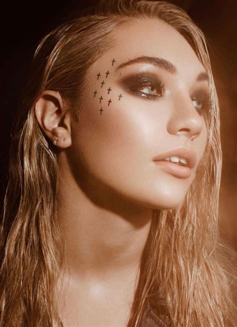 Maddie Ziegler Photoshoot December 2018 • Celebmafia